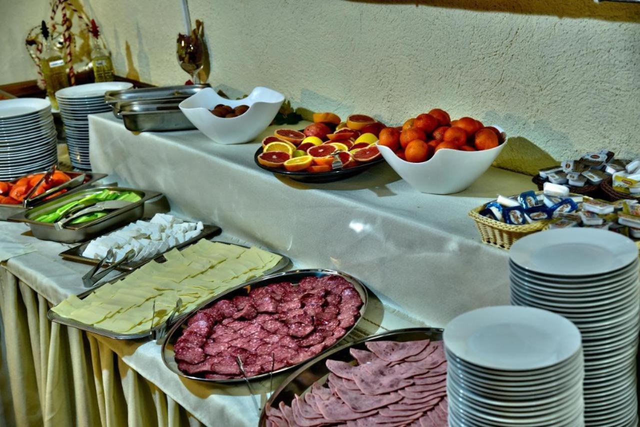 Refurbished Studios, Mountain View Balconies, Minutes From Gondola Bansko Exterior foto