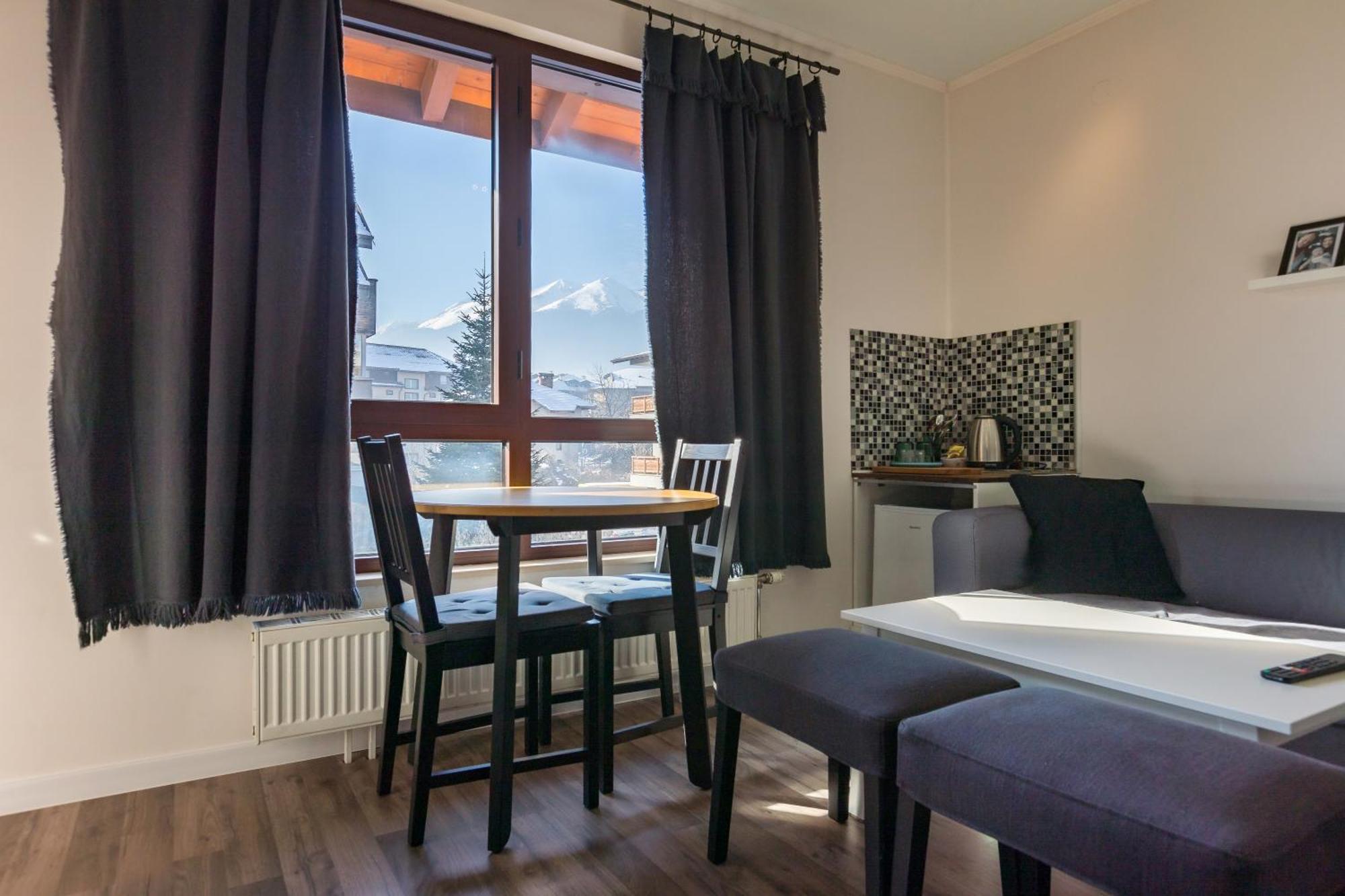 Refurbished Studios, Mountain View Balconies, Minutes From Gondola Bansko Exterior foto